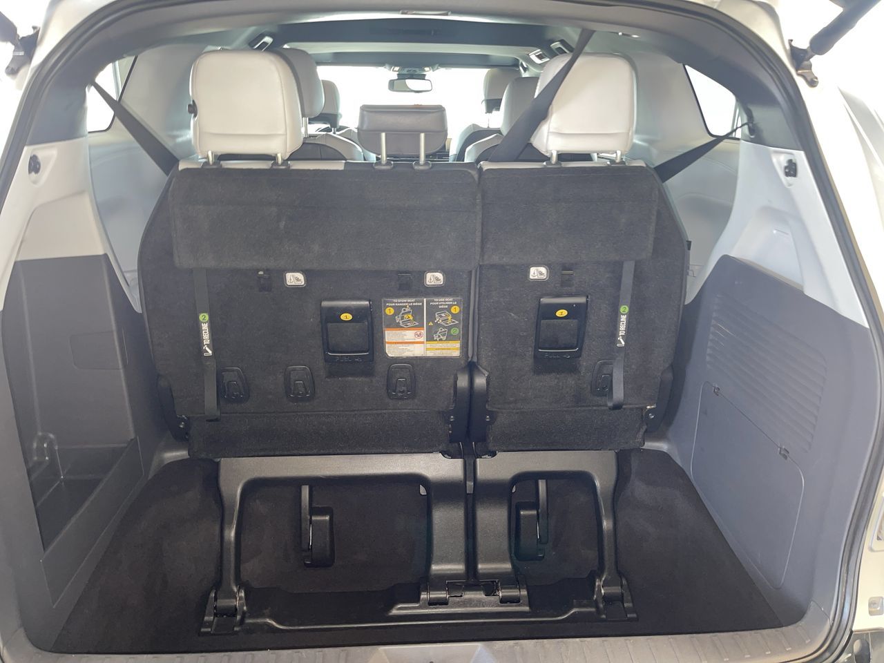 2022 Toyota Sienna Hybrid