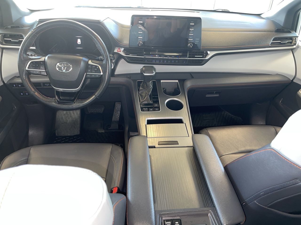 2022 Toyota Sienna Hybrid