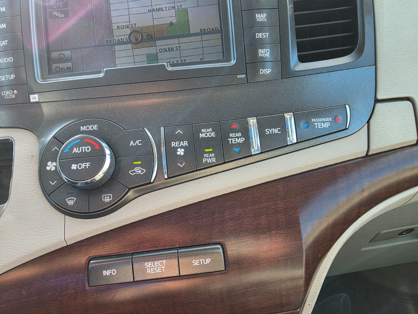 2012 Toyota Sienna
