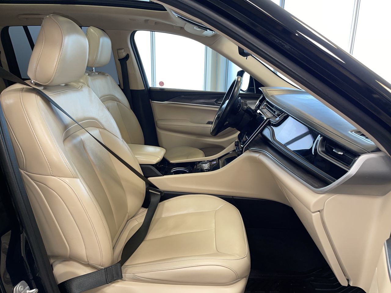 2022 Jeep Grand Cherokee 4X4 in Regina, Saskatchewan