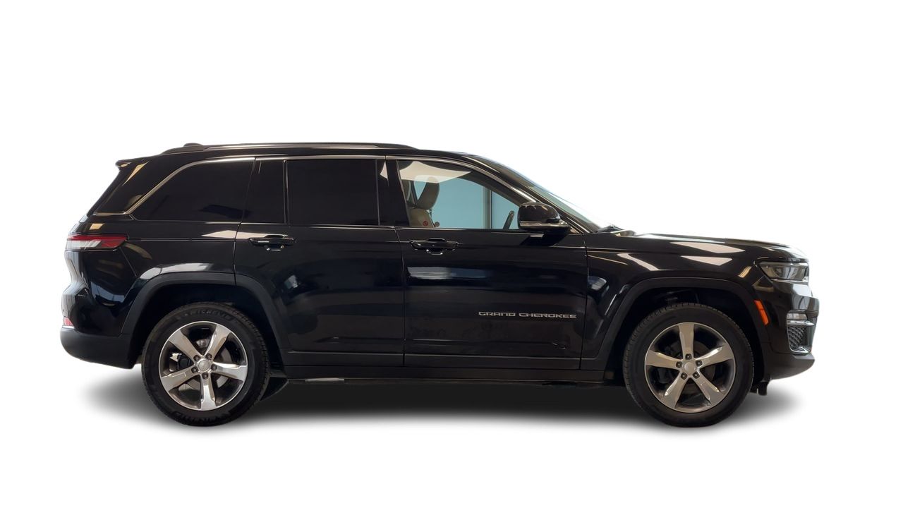 2022 Jeep Grand Cherokee 4X4 in Regina, Saskatchewan