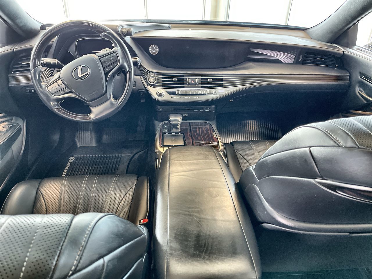 Lexus LS 500  2018 à Regina, Saskatchewan