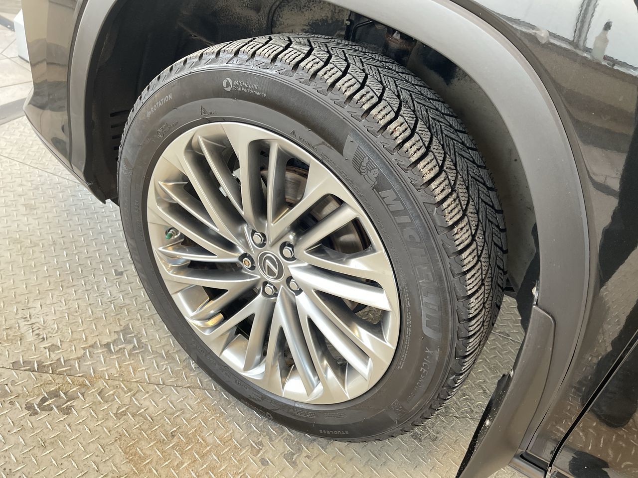 Lexus RX L  2021 à Regina, Saskatchewan