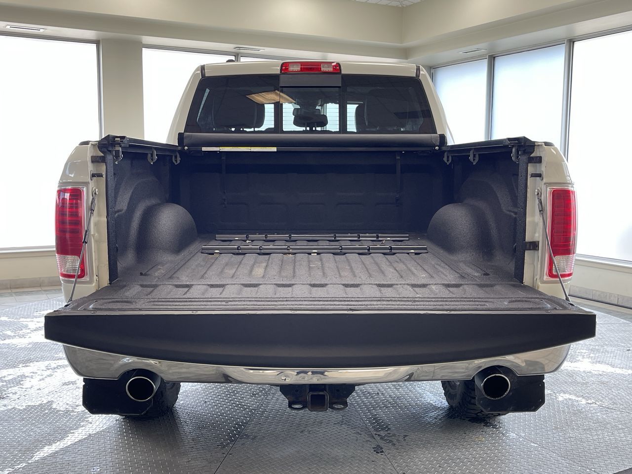 Ram RAM 1500 Crew Cab 4x4  2017 à Regina, Saskatchewan