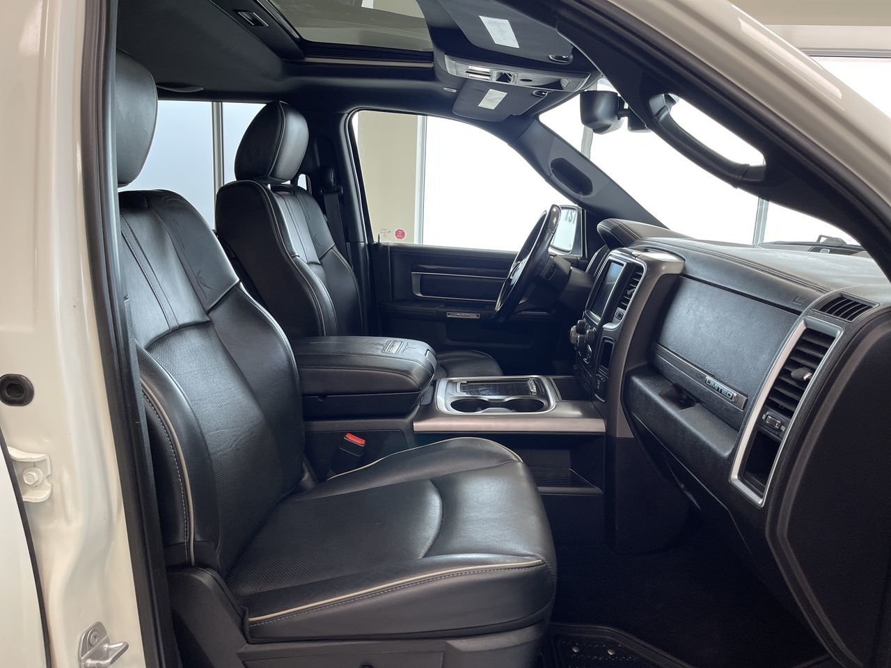 Ram RAM 1500 Crew Cab 4x4  2017 à Regina, Saskatchewan