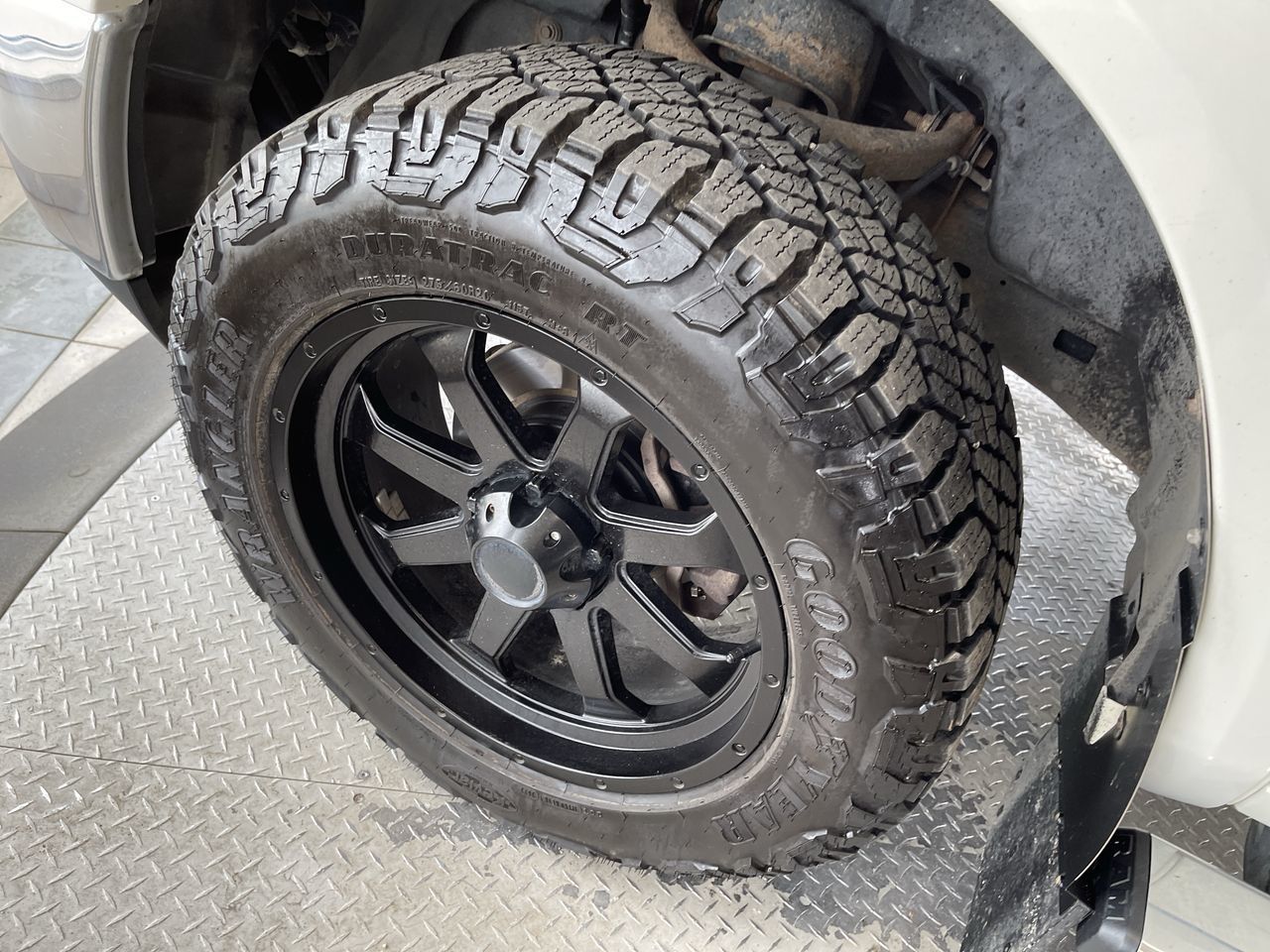 Ram RAM 1500 Crew Cab 4x4  2017 à Regina, Saskatchewan