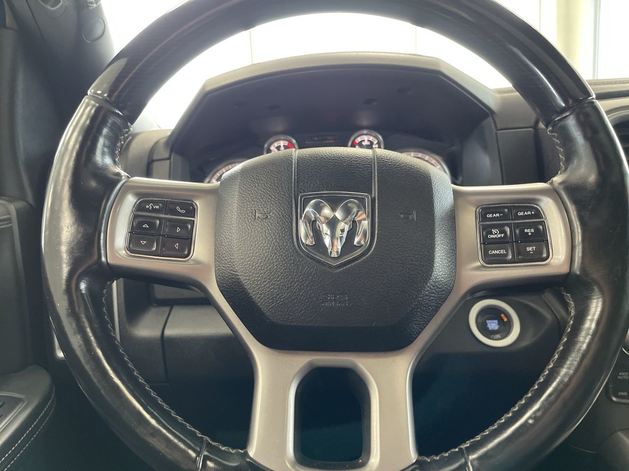 Ram RAM 1500 Crew Cab 4x4  2017 à Regina, Saskatchewan