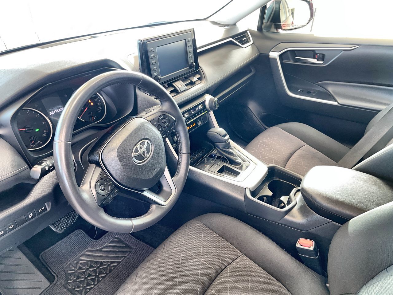 Toyota RAV4  2020 à Regina, Saskatchewan