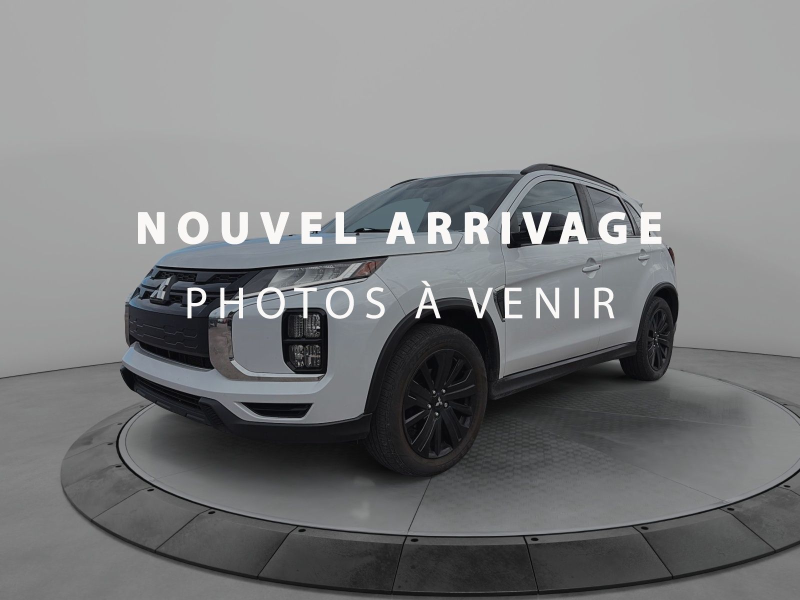 2022 Mitsubishi RVR SE