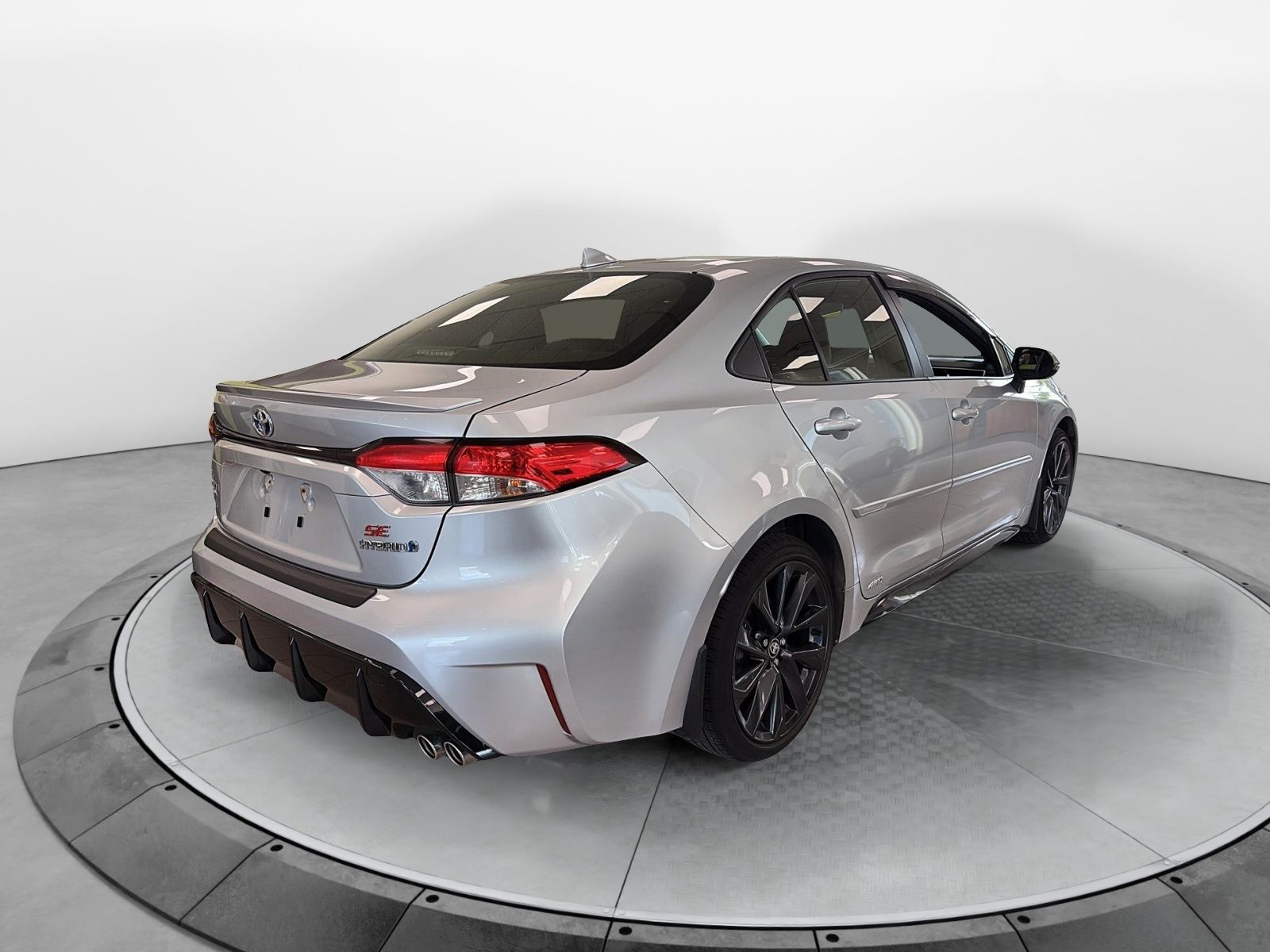 Toyota Corolla Hybrid SE 2023 — photo 5