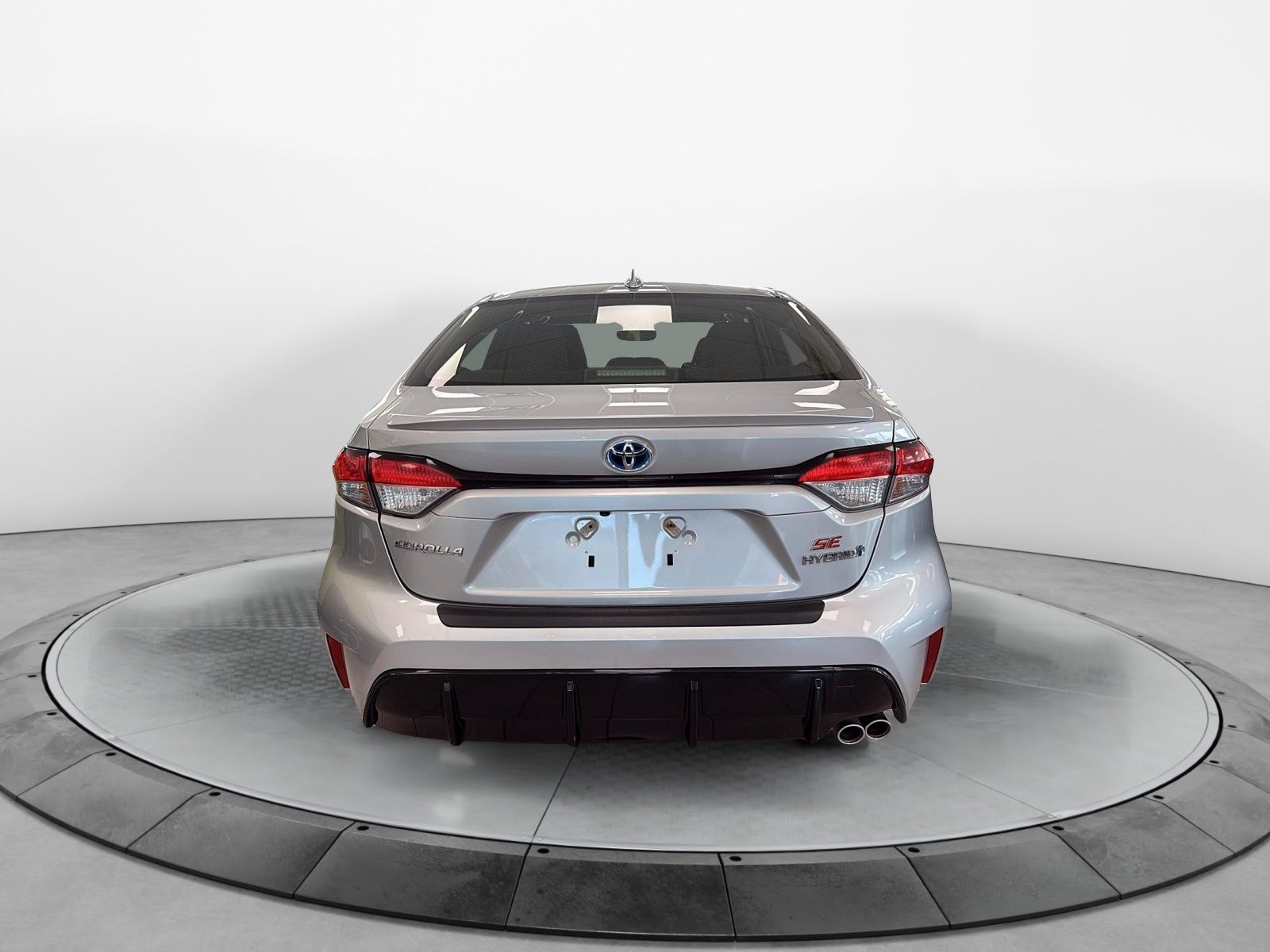 Toyota Corolla Hybrid SE 2023 — photo 3
