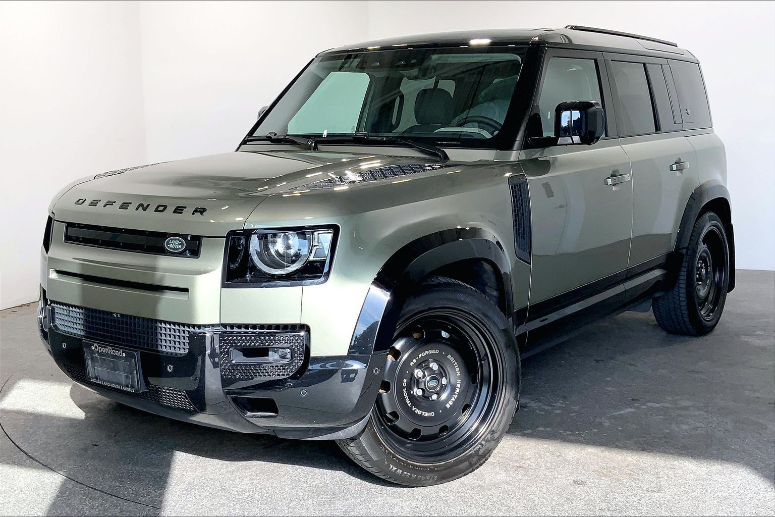 2024 Land Rover Defender 110 P400 X-Dynamic SE