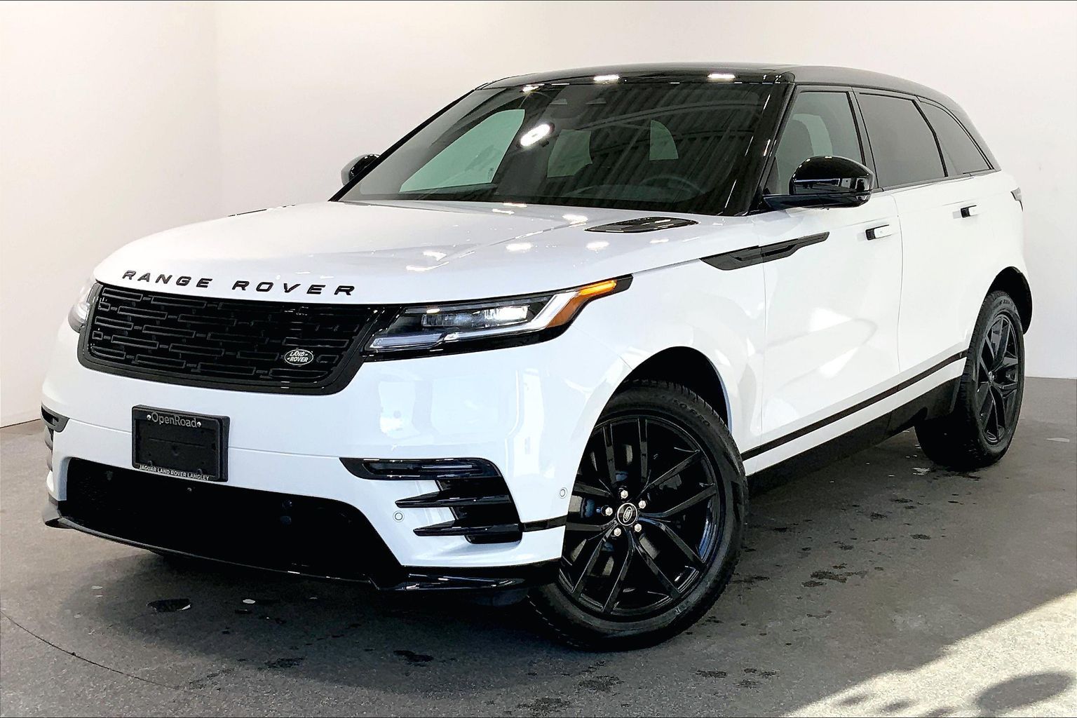 2026 Land Rover Range Rover Velar P250 Dynamic SE *Ltd Avail*
