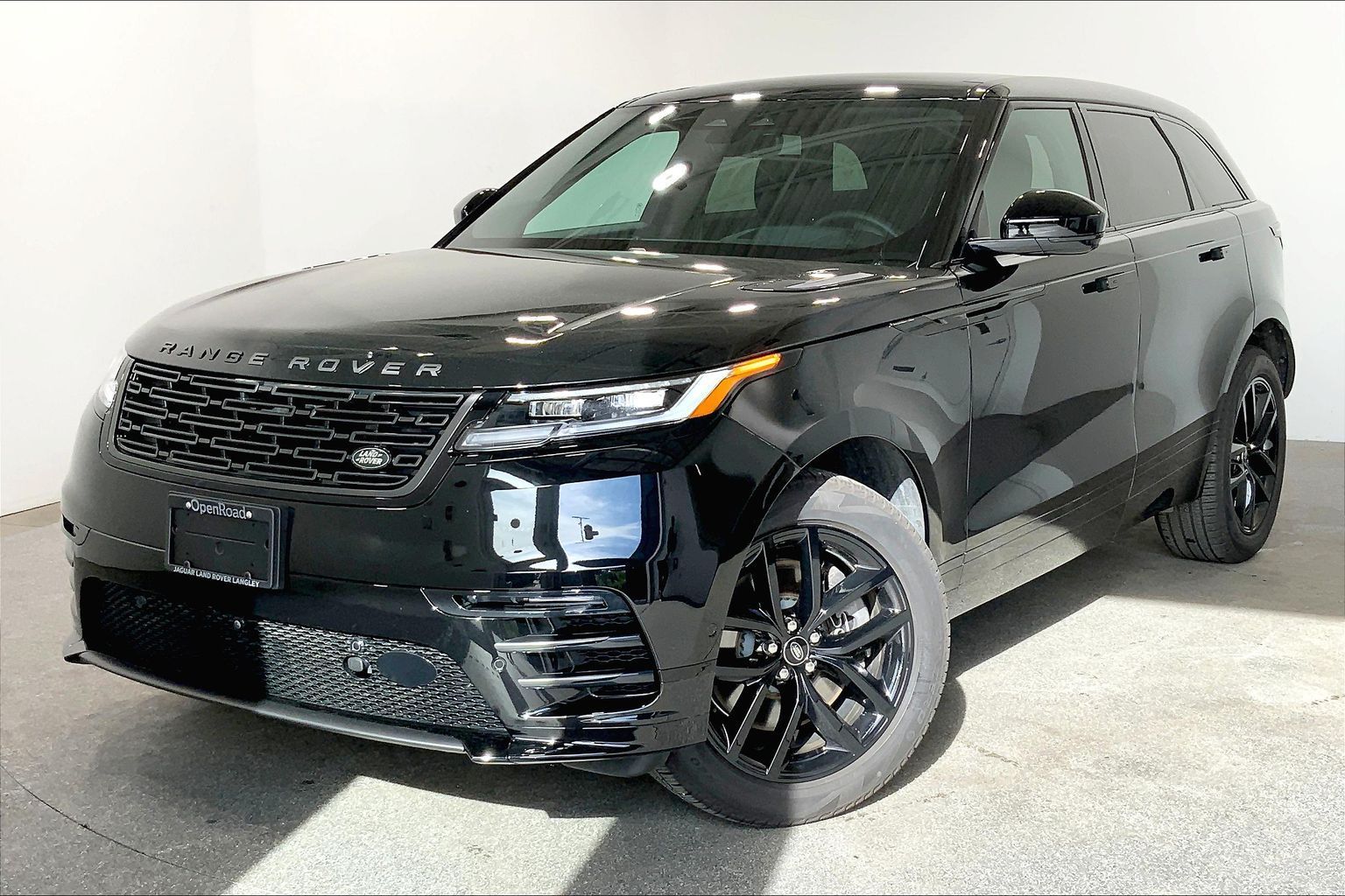 2026 Land Rover Range Rover Velar P250 Dynamic SE *Ltd Avail*