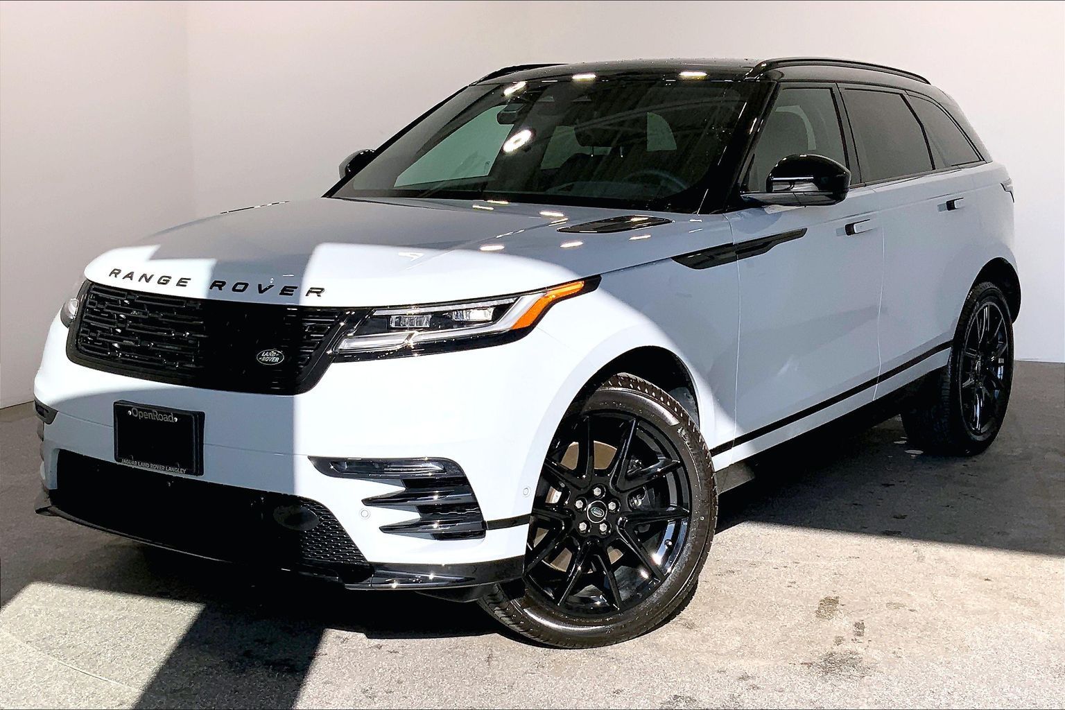2026 Land Rover Range Rover Velar P340 Dynamic SE *Ltd Avail*