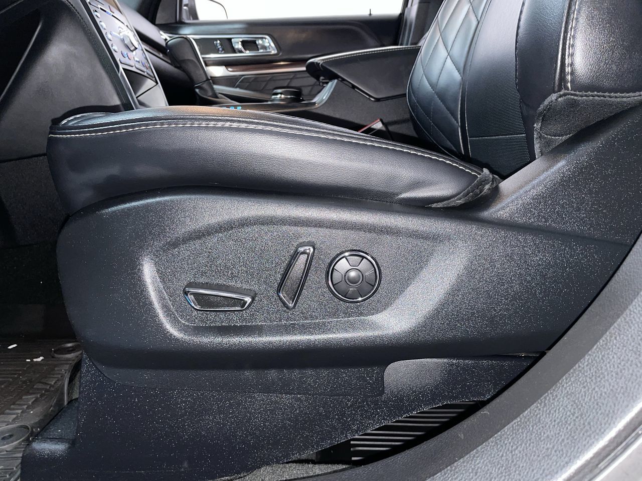 2017 Ford Explorer in Vancouver, British Columbia