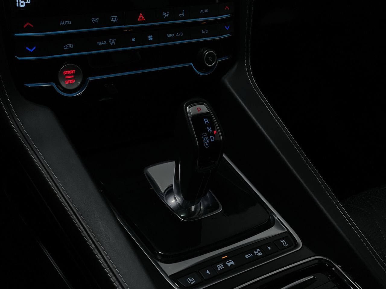 Jaguar F-PACE  2020 à Vancouver, Colombie-Britannique