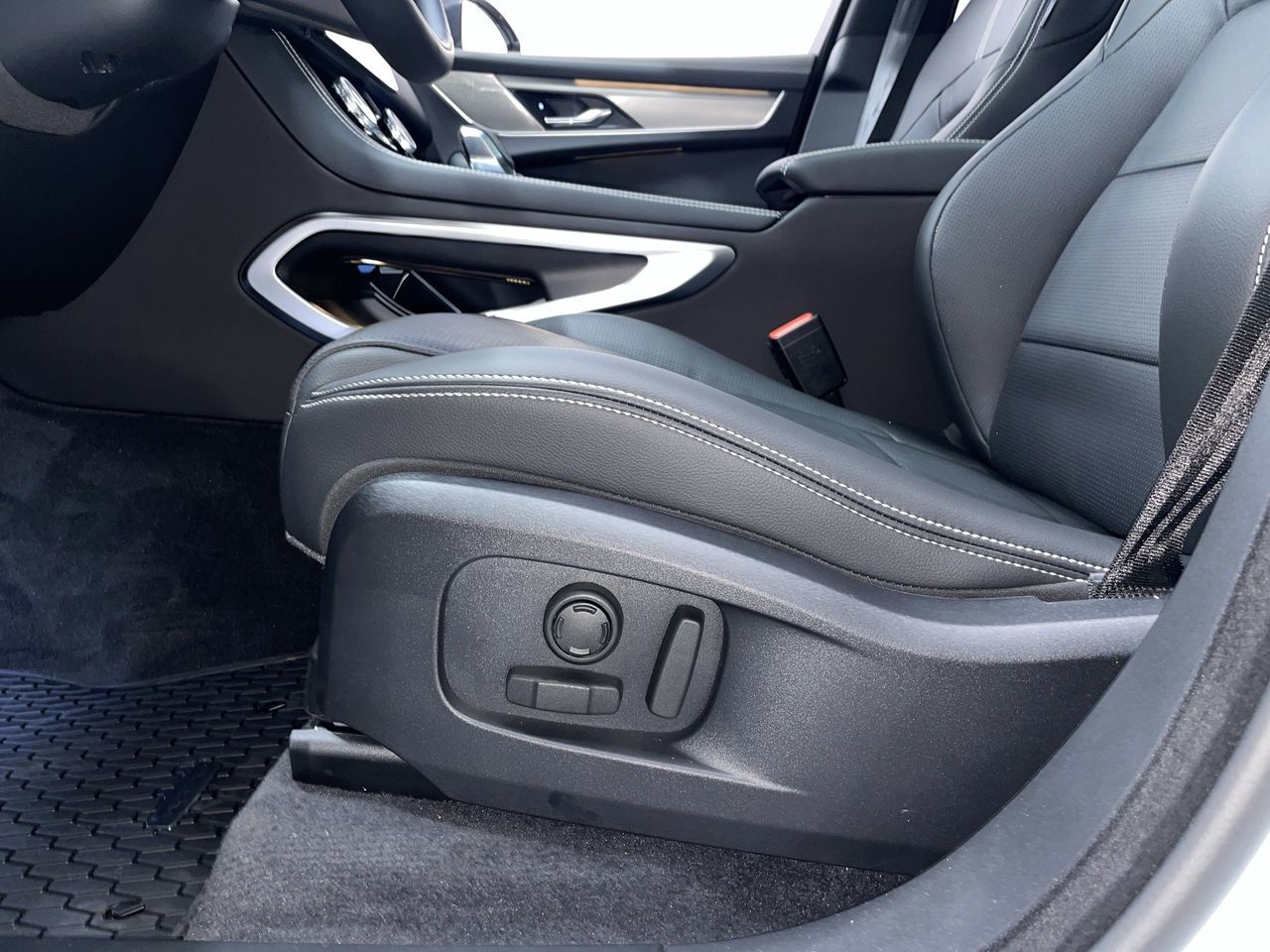 2025 Jaguar F-PACE in Vancouver, British Columbia