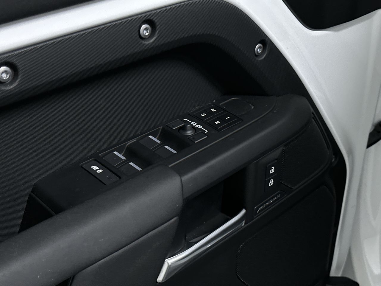 2025 Land Rover Defender 110