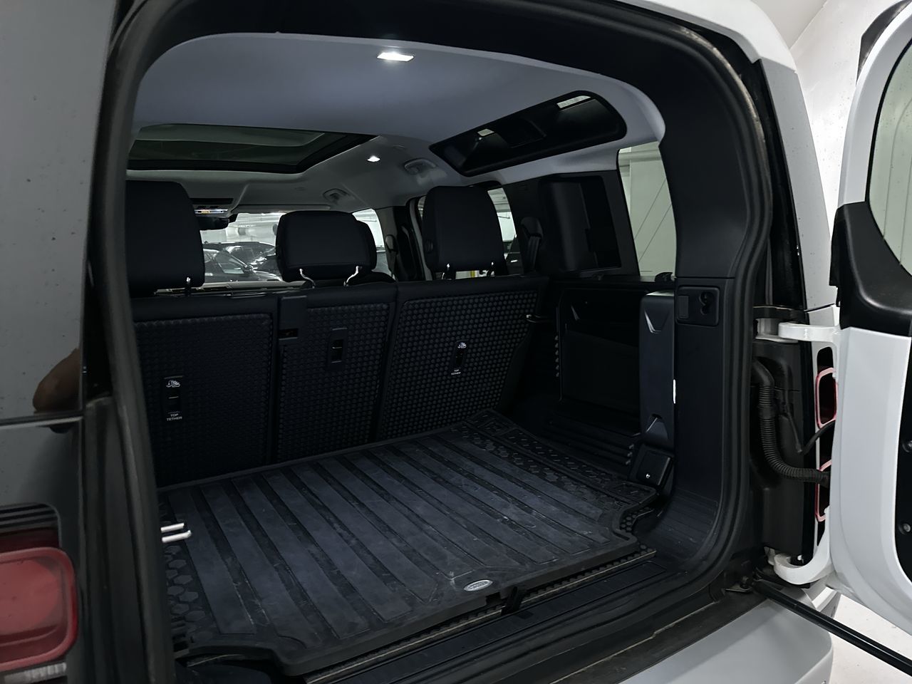 2025 Land Rover Defender 110