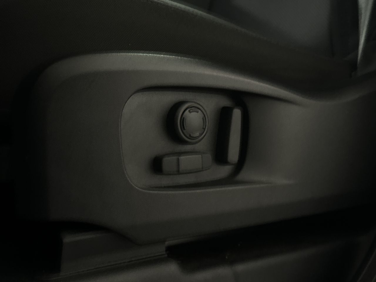 2025 Land Rover Defender 110