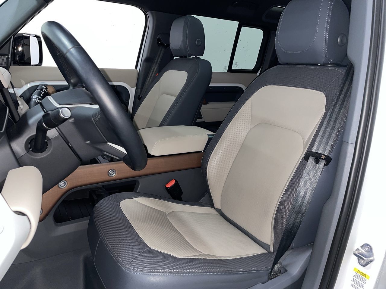 2023 Land Rover Defender in Vancouver, British Columbia