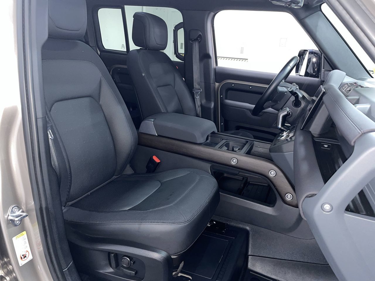 2023 Land Rover Defender in Vancouver, British Columbia