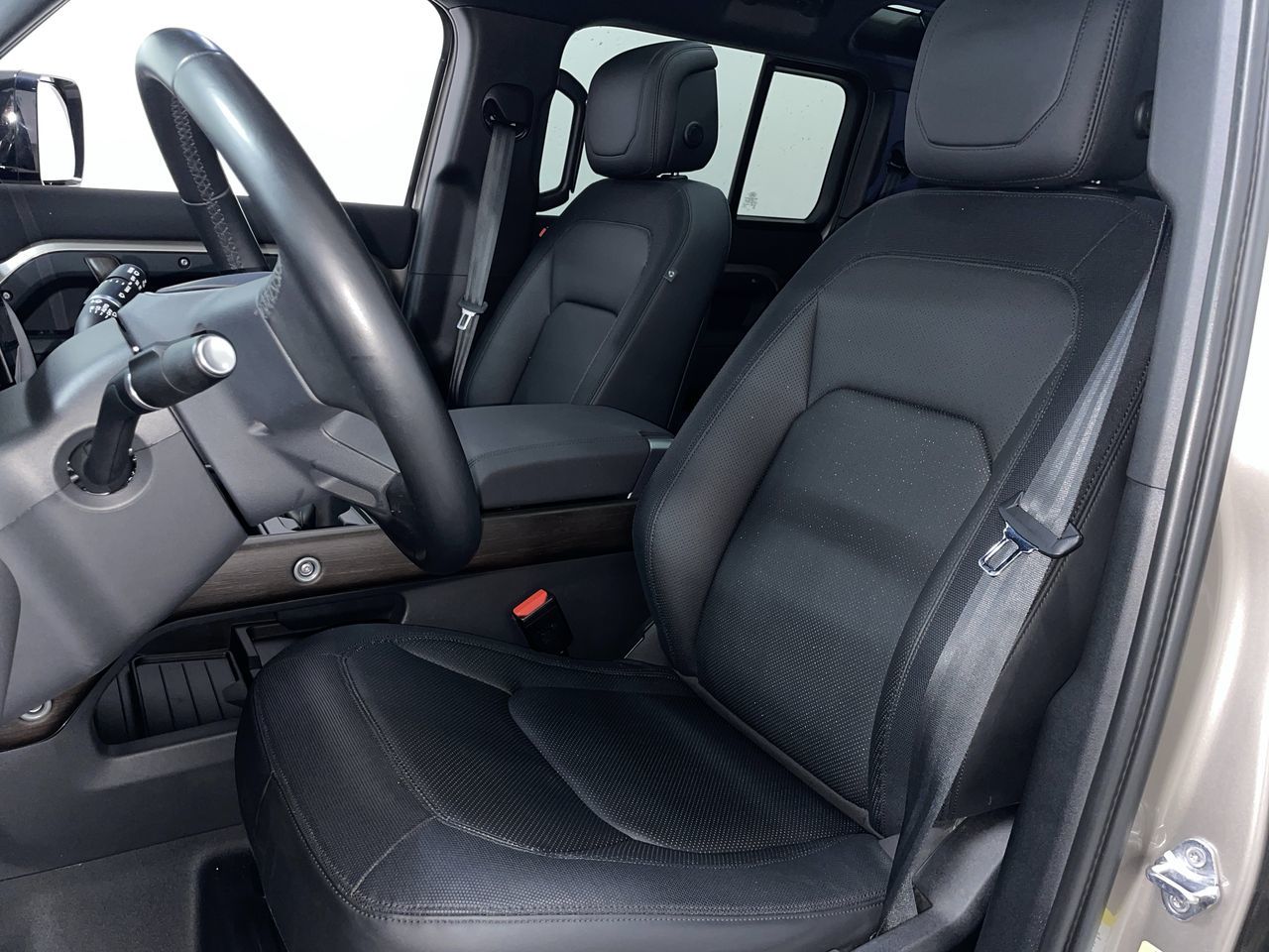 2023 Land Rover Defender in Vancouver, British Columbia