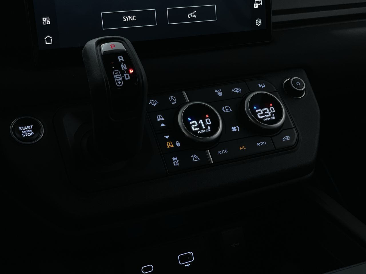 2023 Land Rover Defender in Vancouver, British Columbia
