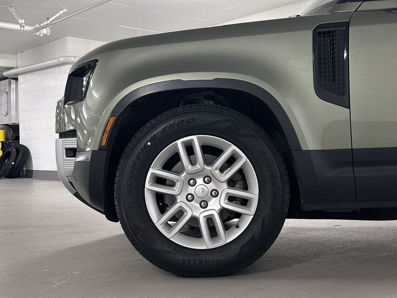 2023 Land Rover Defender