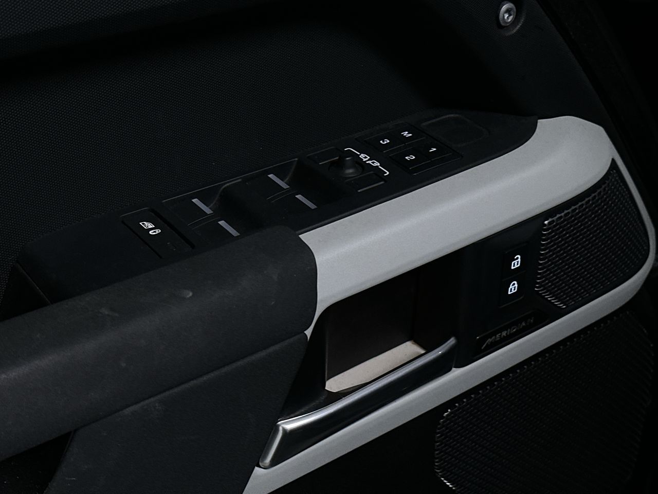 2023 Land Rover Defender