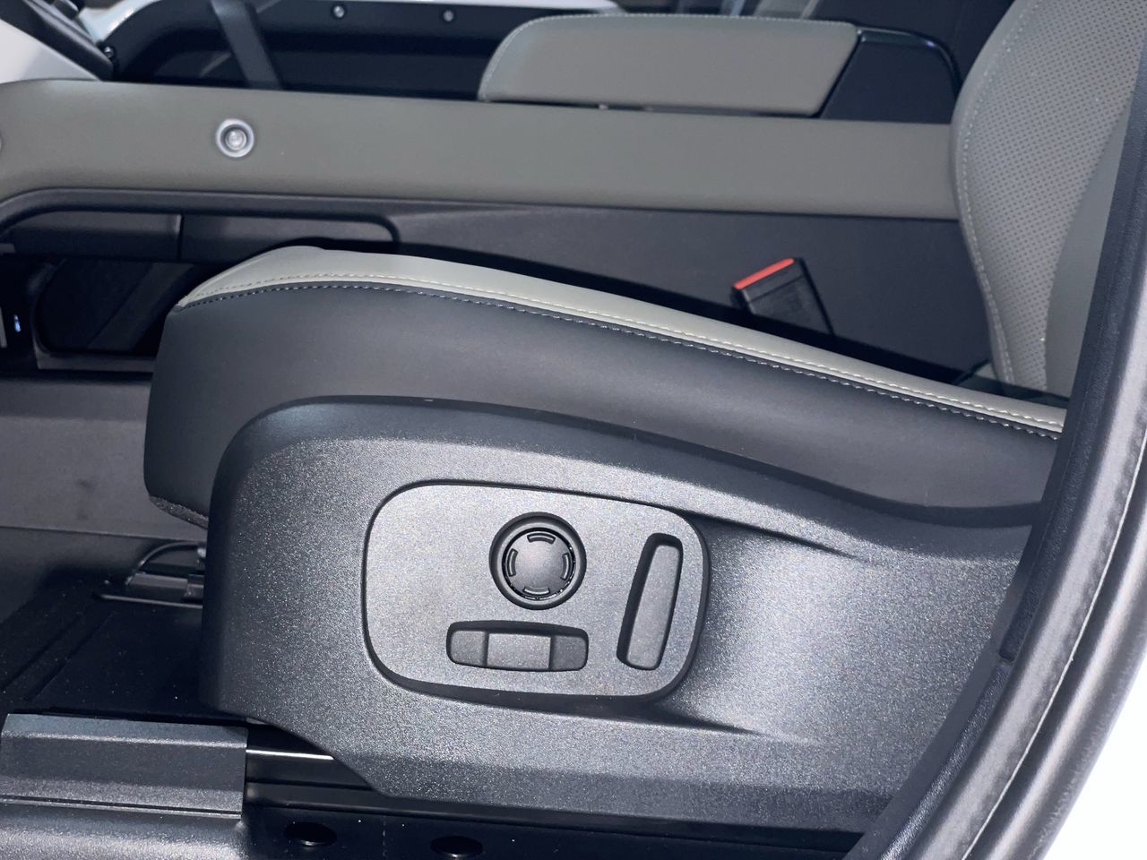 2025 Land Rover Defender