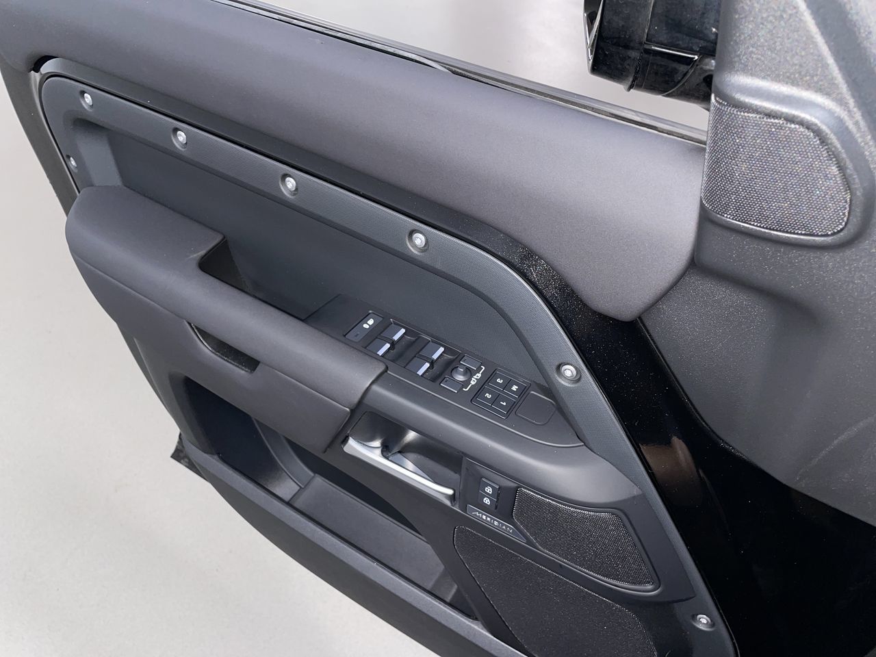 2025 Land Rover Defender 110