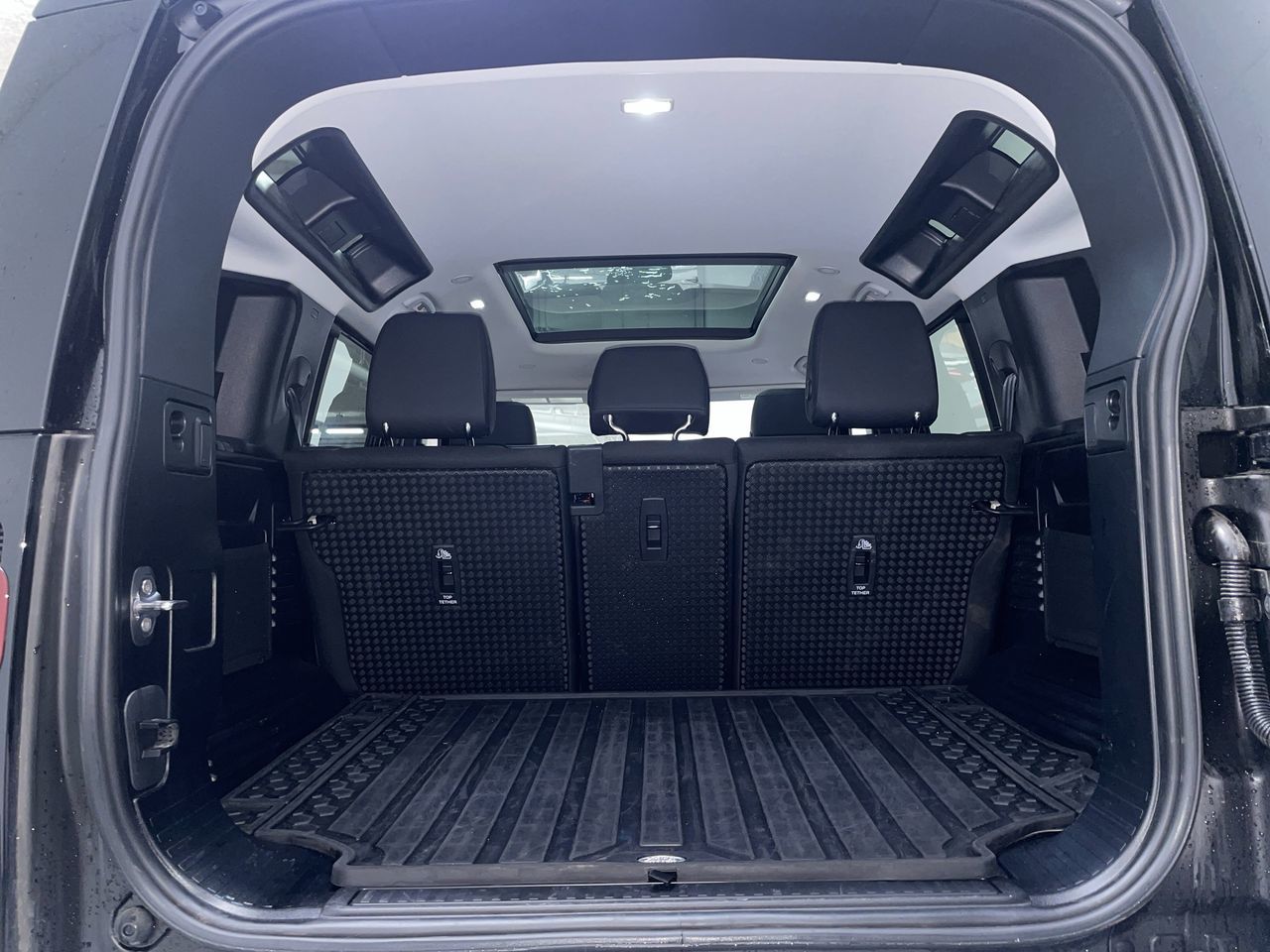 2025 Land Rover Defender 110