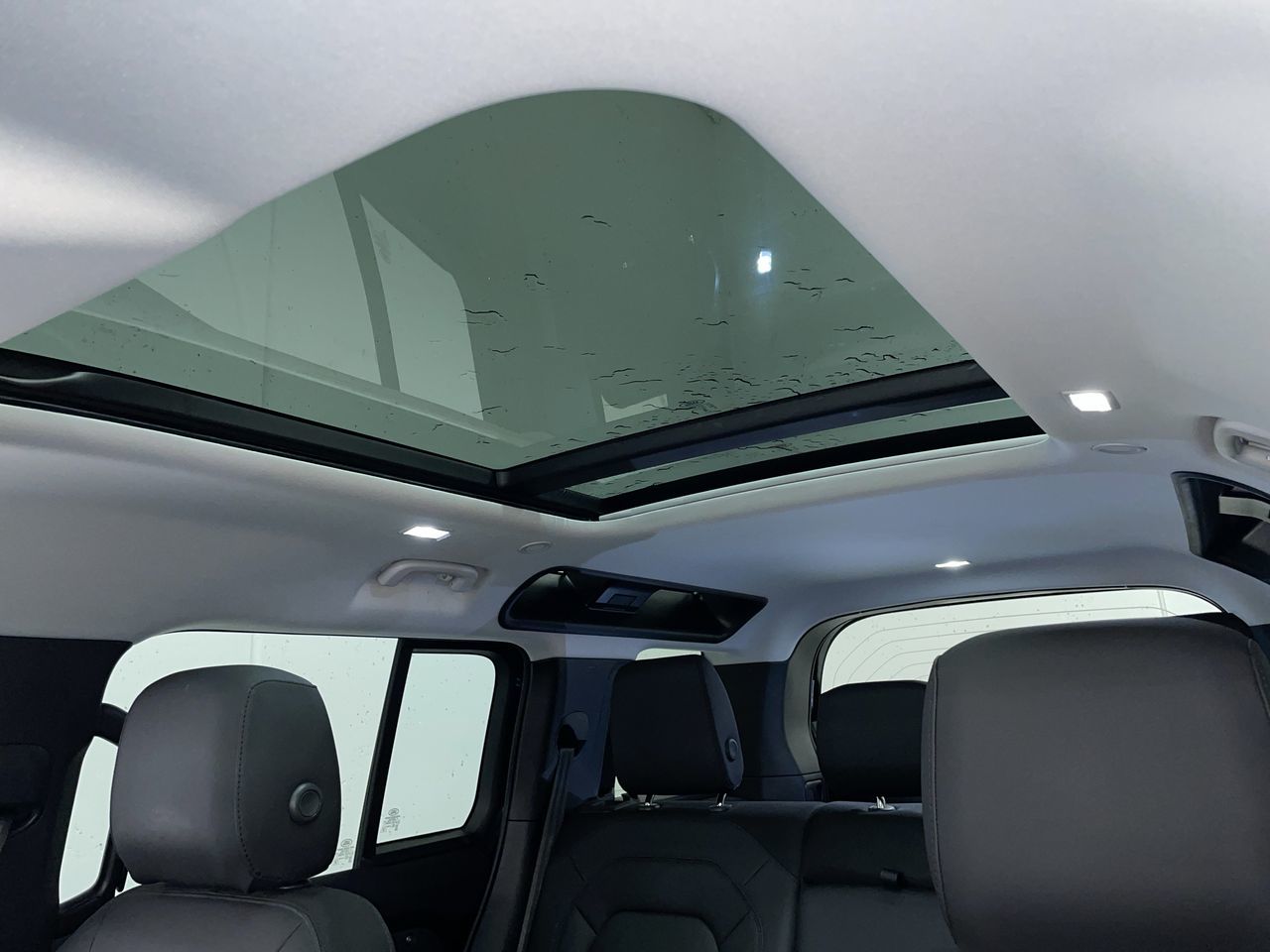 2025 Land Rover Defender 110