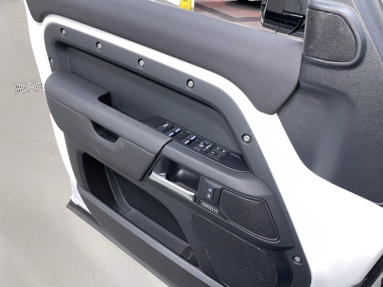 2025 Land Rover Defender