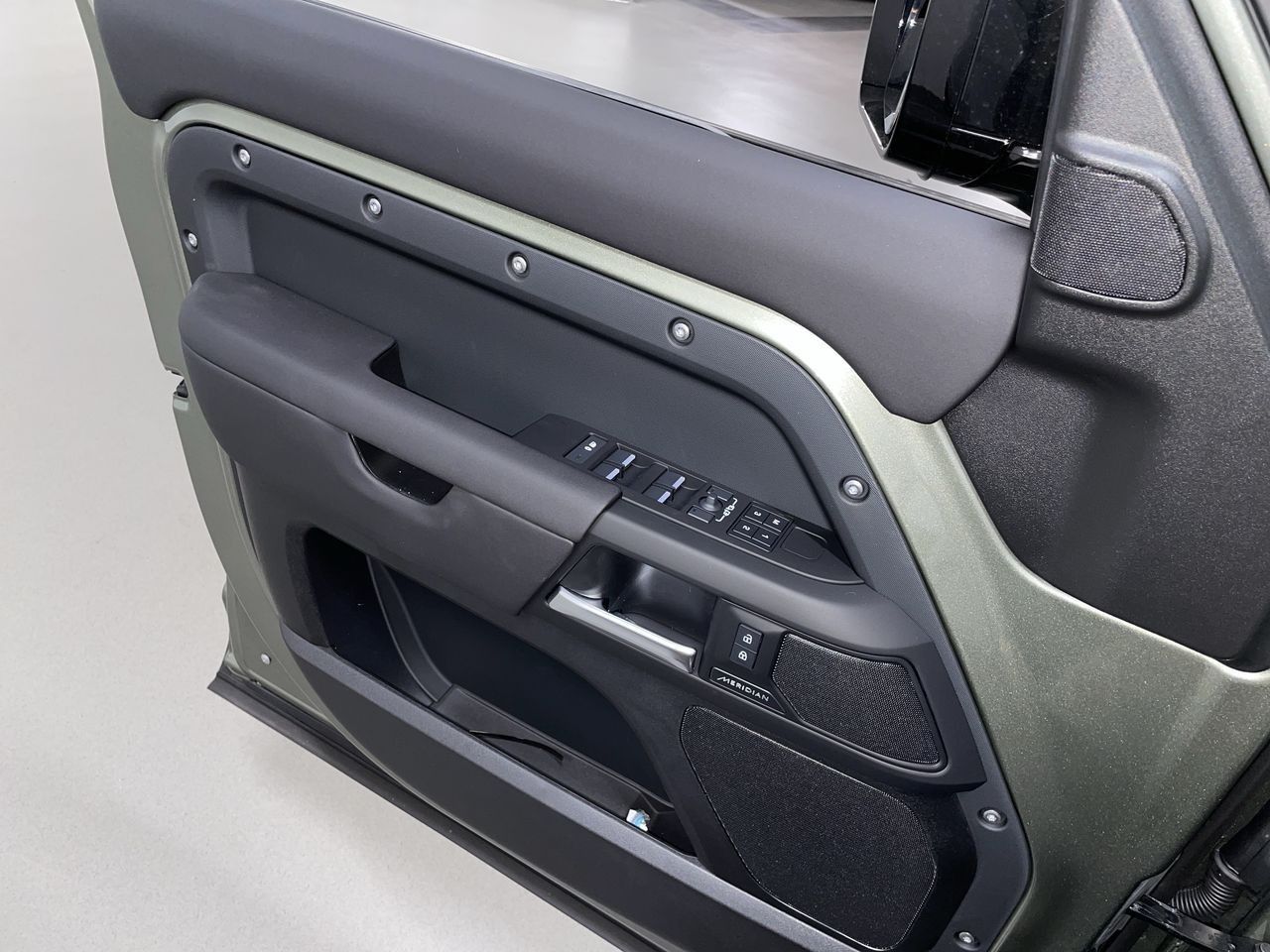 2025 Land Rover Defender