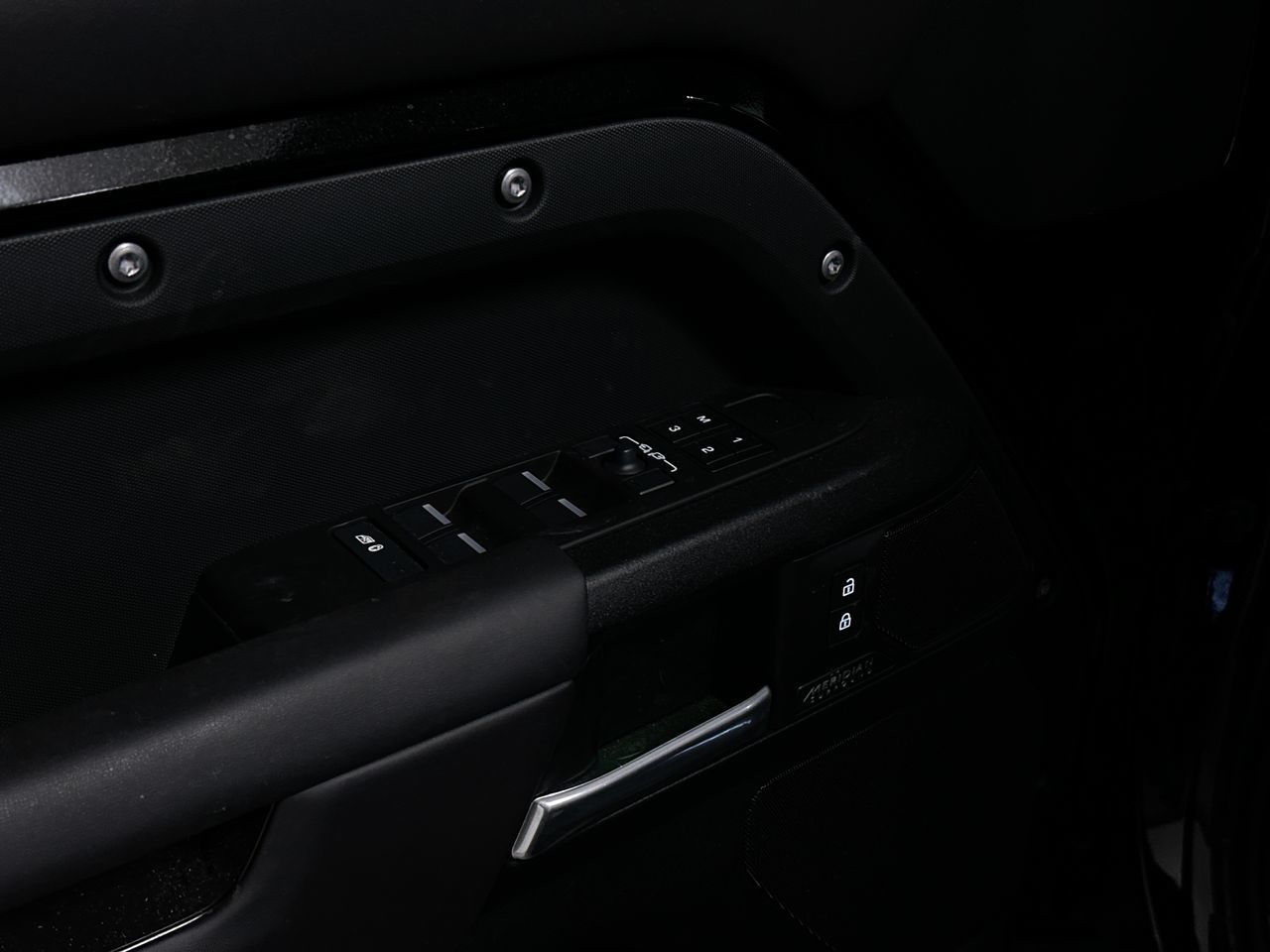 2025 Land Rover Defender