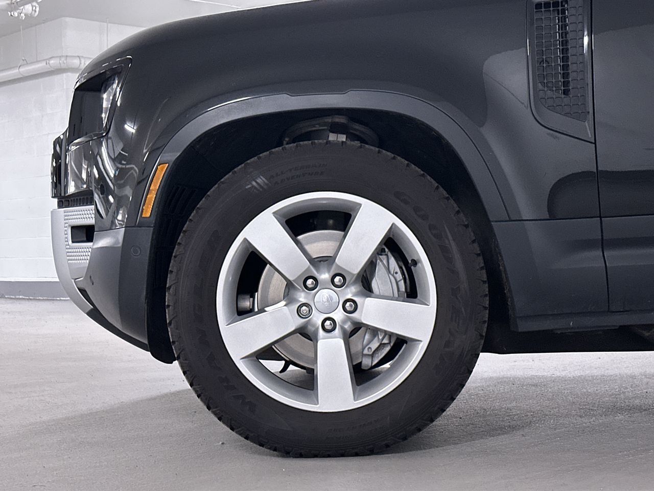 2025 Land Rover Defender 110