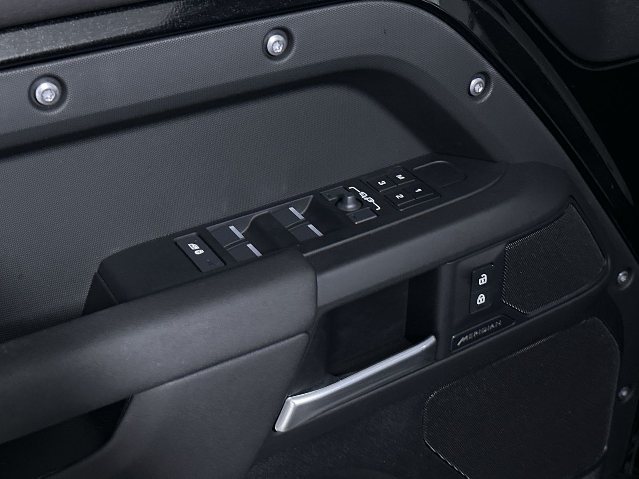 2025 Land Rover Defender 110