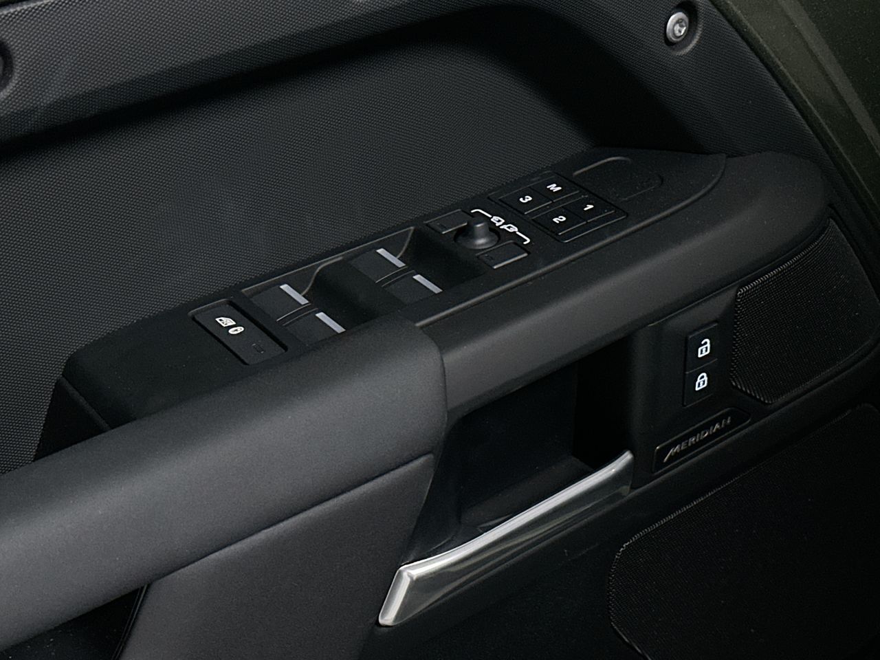 2025 Land Rover Defender
