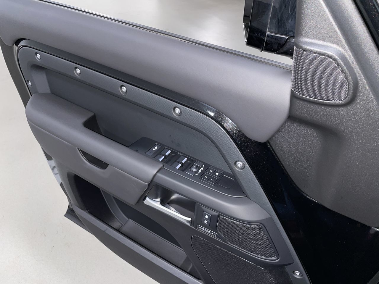 2025 Land Rover Defender