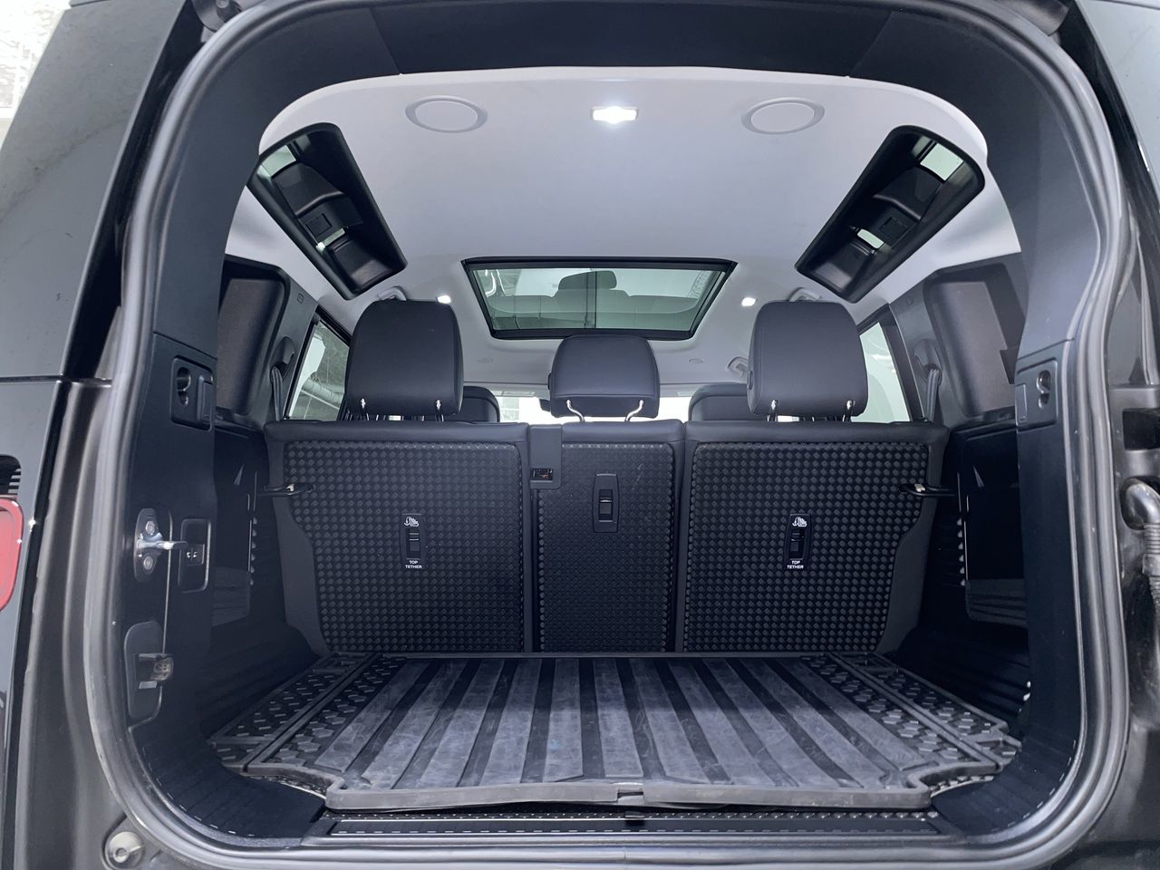 2025 Land Rover Defender