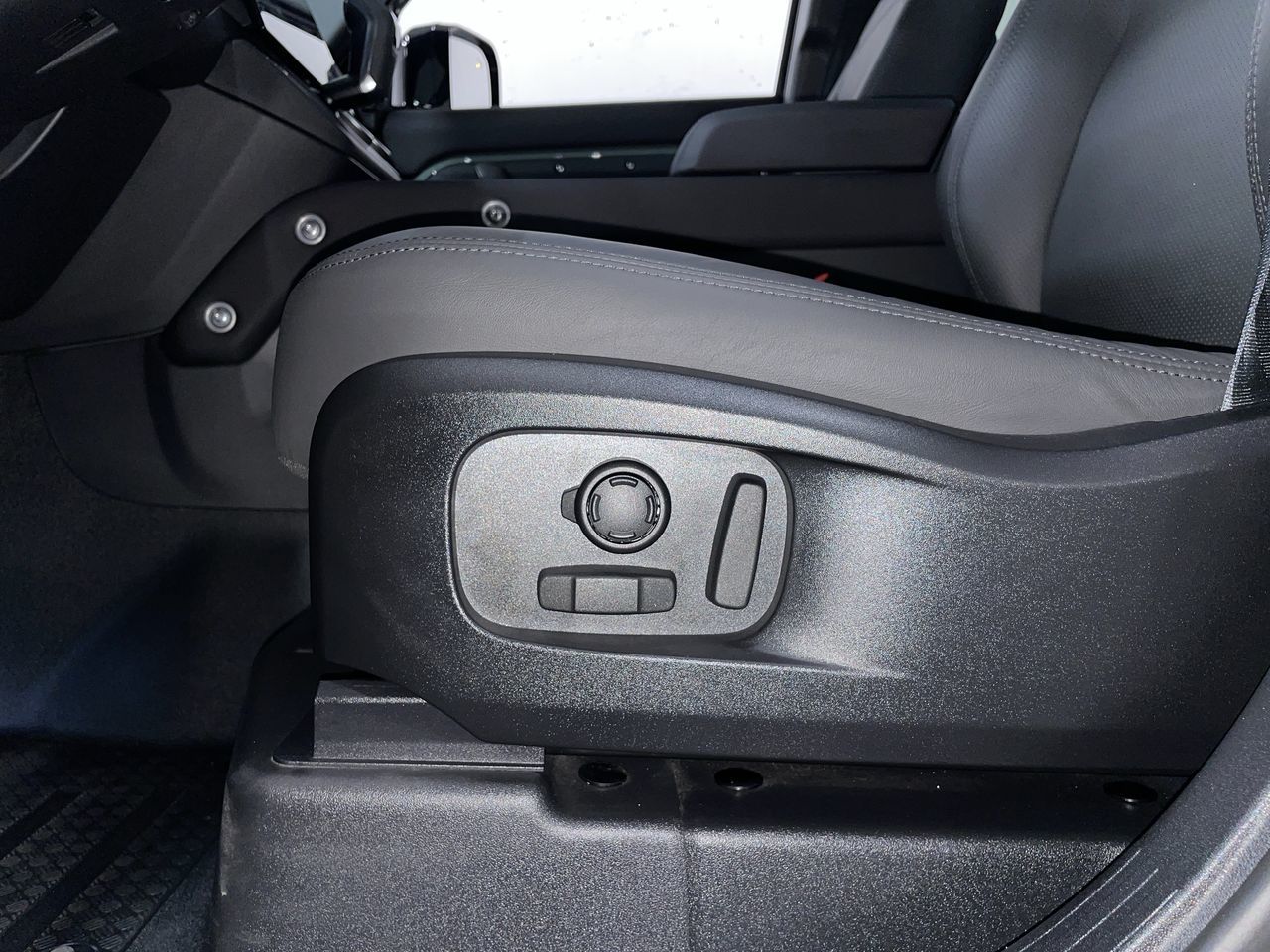 2026 Land Rover Defender