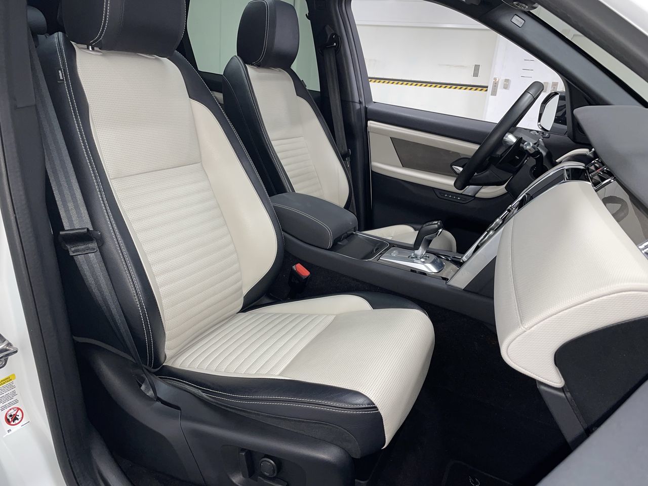 2020 Land Rover DISCOVERY SPORT in Vancouver, British Columbia
