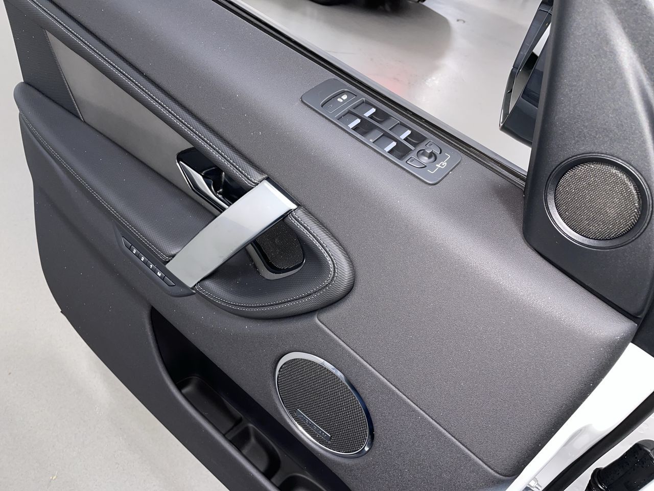 2024 Land Rover DISCOVERY SPORT in Vancouver, British Columbia