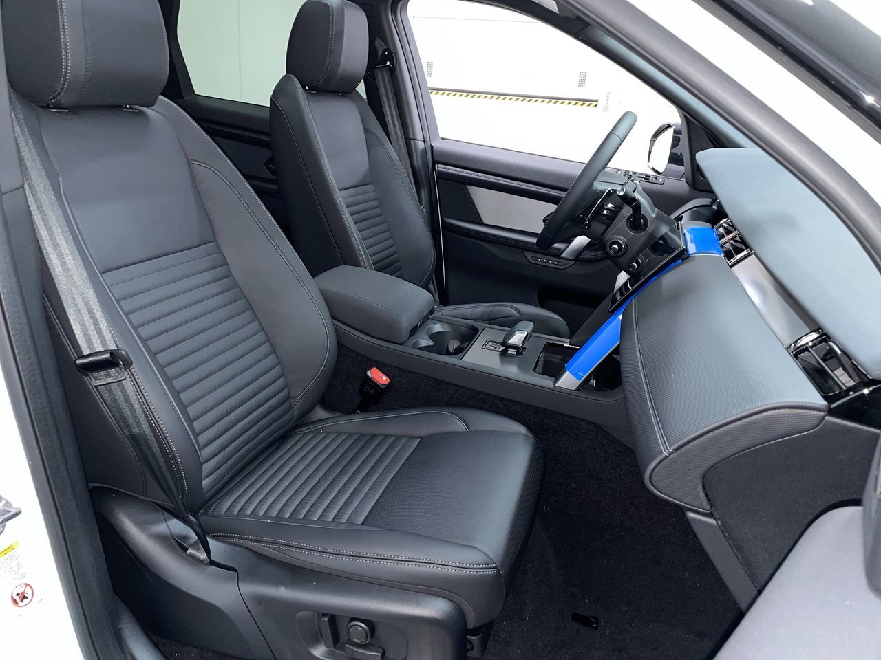 2024 Land Rover DISCOVERY SPORT in Vancouver, British Columbia