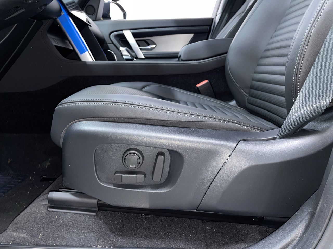 2024 Land Rover DISCOVERY SPORT in Vancouver, British Columbia