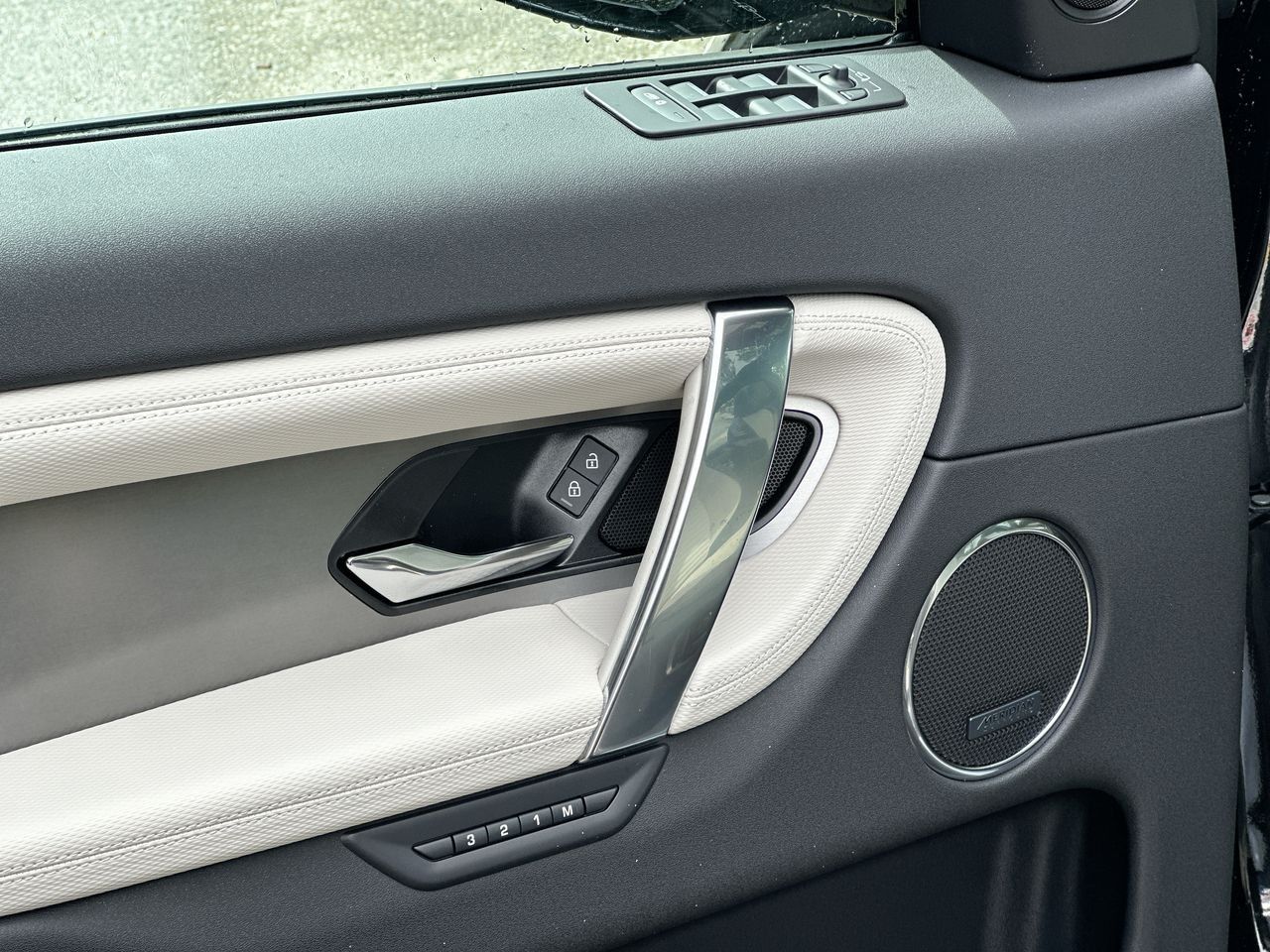 2025 Land Rover Discovery Sport