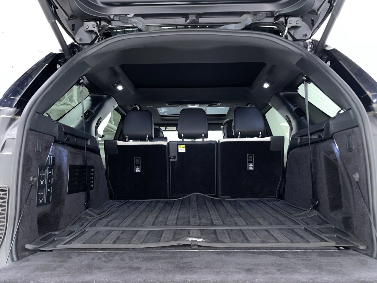 2023 Land Rover Discovery